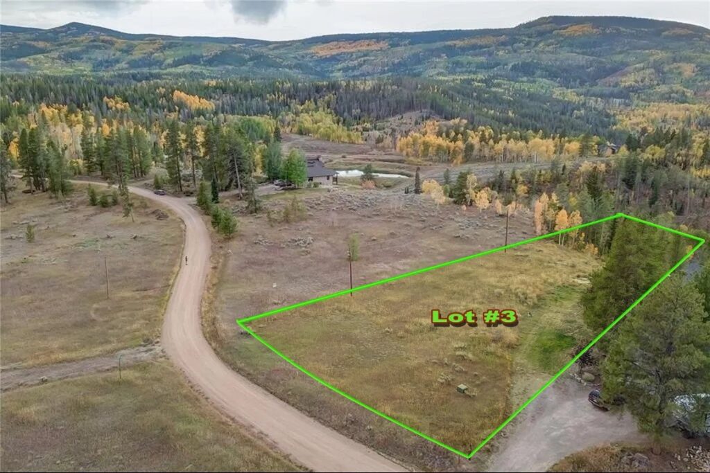 Vacant lot at 33029 Maricopa Trail in Horseback subdivision, Stagecoach Colorado, sold by Team Yazbeck in neighbor-to-neighbor land sale